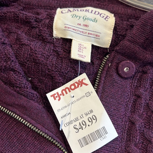 NWT Cambridge Dry Goods zippered hooded soft sweater. Side pockets. Size Large. - Picture 8 of 8